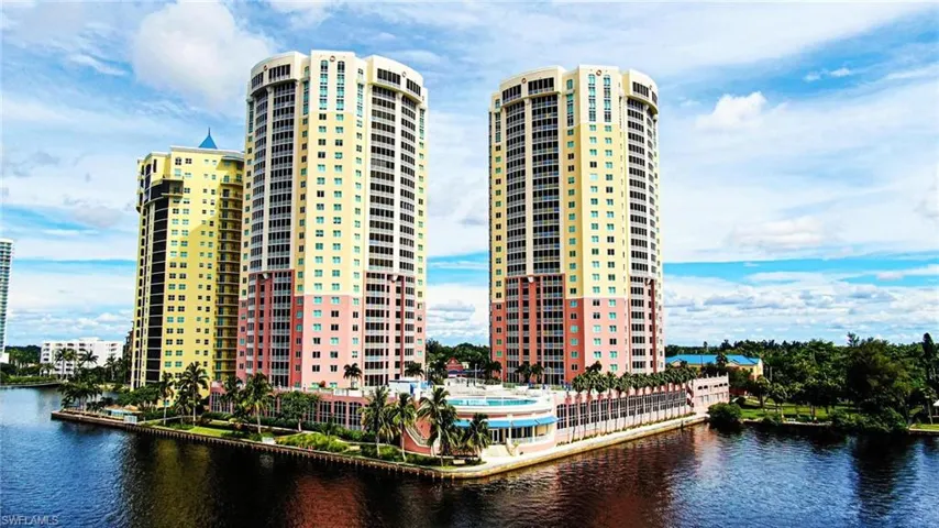 Located min away from DOWNTOWN FORTMYERS, a dynamic & inviting area that offersrich blend of history, culture, dining, shopping& recreational opportunities