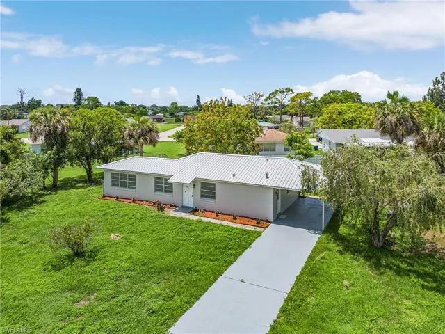 205 Purdue St, Lehigh Acres, Florida 33936
