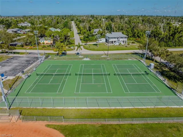 Community Tennis/Pickleball Courts