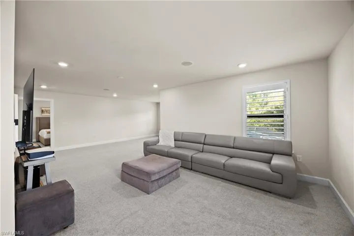 Imagine Another Bedroom, Office, Craft Area, Game Room. Loads of Space For Everyone & Every Need.