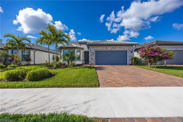 Popular Mystique Model w/Rare 2nd Floor Option