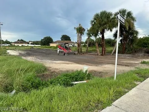 3300 Meadow Rd, Lehigh Acres, Florida 33974