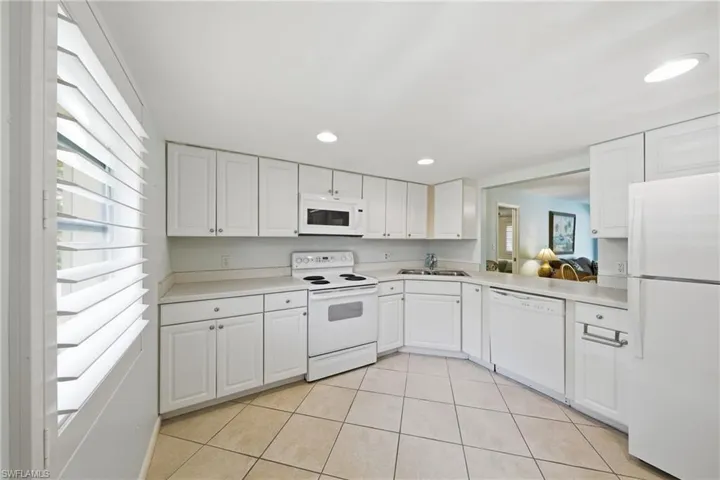 1940 Bald Eagle Dr 206-b, Naples, Florida 34105