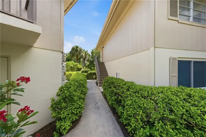 1940 Bald Eagle Dr 206-b, Naples, Florida 34105