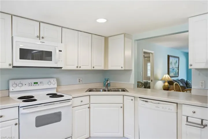 1940 Bald Eagle Dr 206-b, Naples, Florida 34105