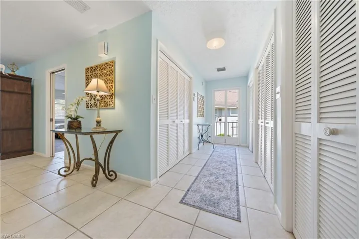 1940 Bald Eagle Dr 206-b, Naples, Florida 34105