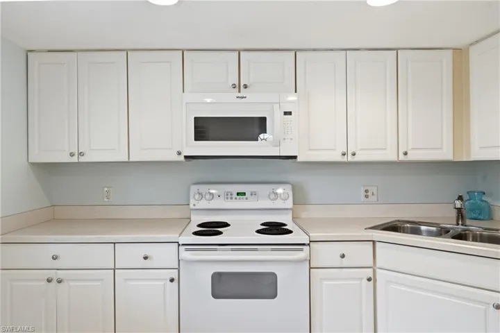 1940 Bald Eagle Dr 206-b, Naples, Florida 34105