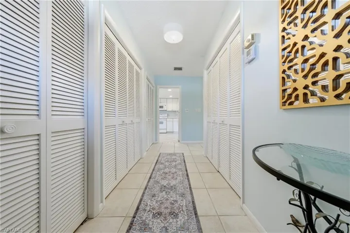 1940 Bald Eagle Dr 206-b, Naples, Florida 34105