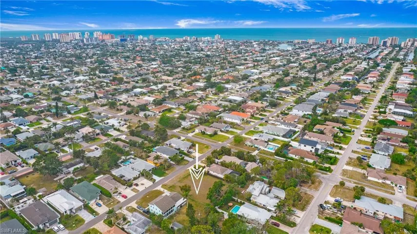 713  109th N AVE, Naples, FL 34108