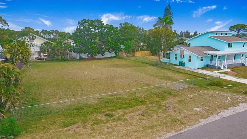 713  109th N AVE, Naples, FL 34108