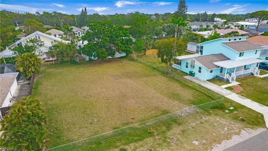 713  109th N AVE, Naples, FL 34108