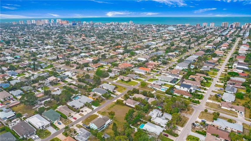 713  109th N AVE, Naples, FL 34108