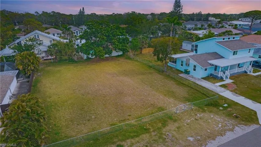 713  109th N AVE, Naples, FL 34108