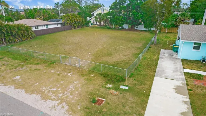 713  109th N AVE, Naples, FL 34108
