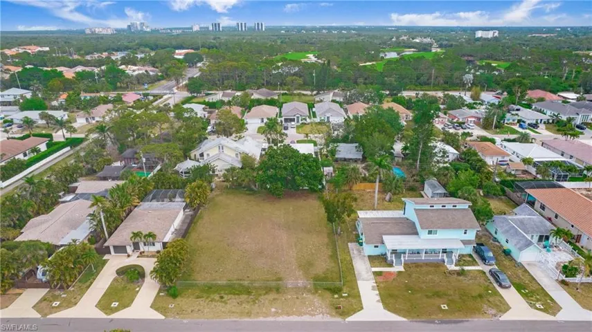 713  109th N AVE, Naples, FL 34108
