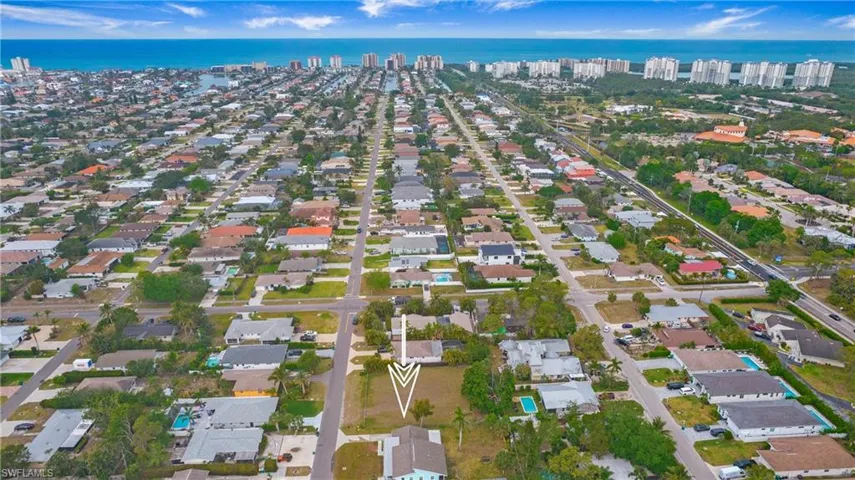 713  109th N AVE, Naples, FL 34108