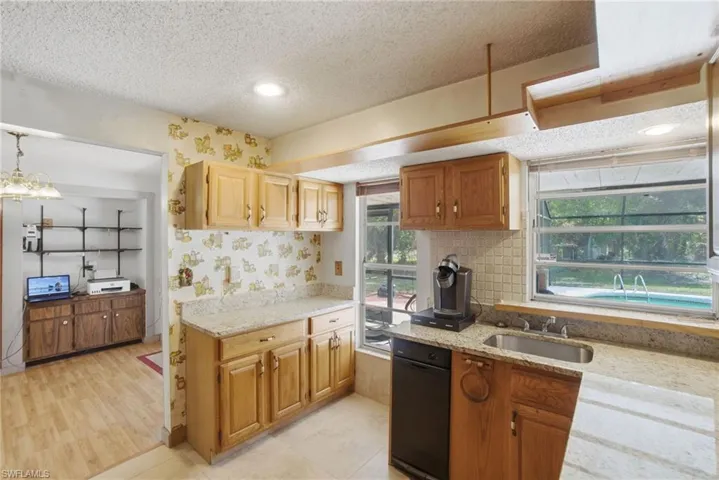3670  27th SW AVE, Naples, FL 34117