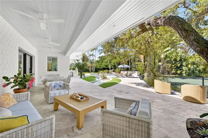 111  Caribbean  RD, Naples, FL 34108