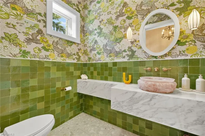 111  Caribbean  RD, Naples, FL 34108