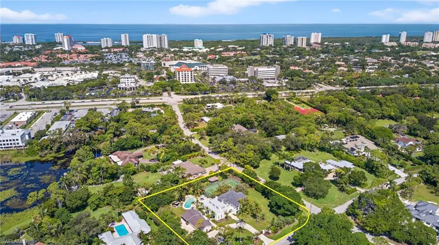 111  Caribbean  RD, Naples, FL 34108