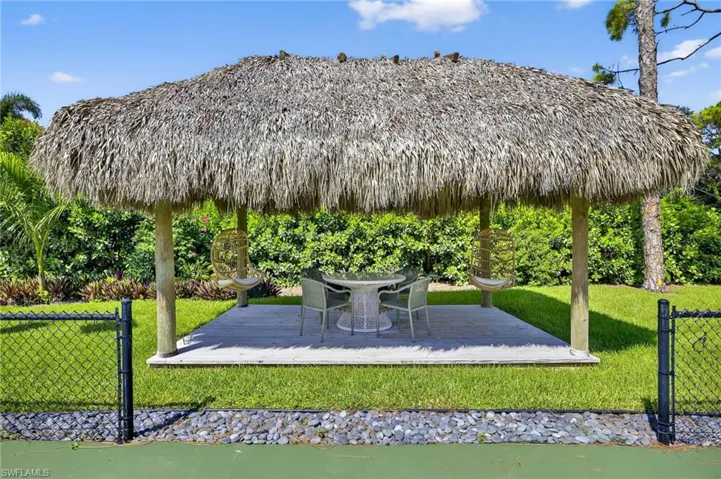 111  Caribbean  RD, Naples, FL 34108