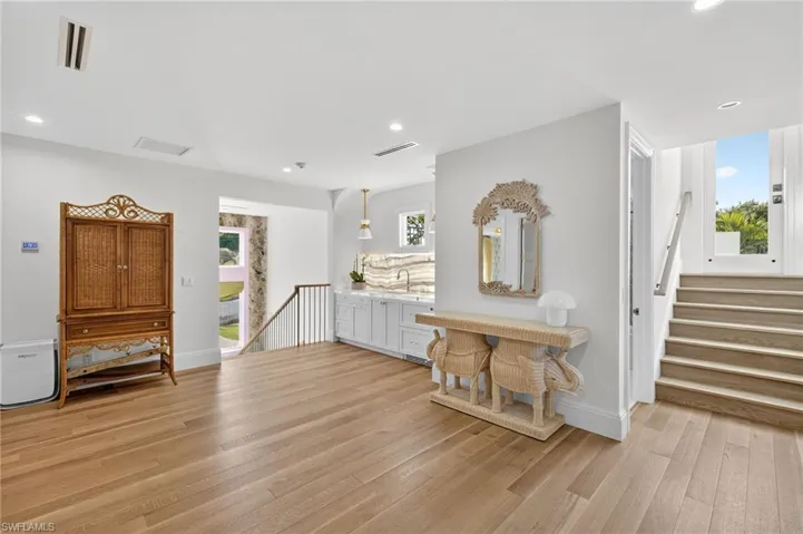111  Caribbean  RD, Naples, FL 34108