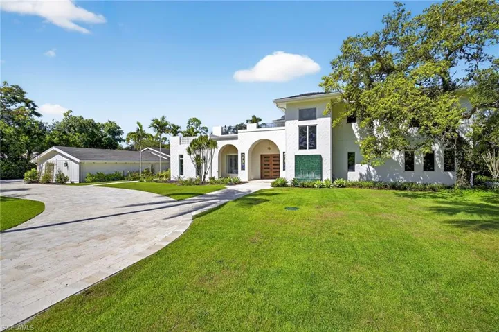 111  Caribbean  RD, Naples, FL 34108