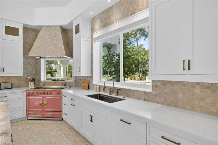 111  Caribbean  RD, Naples, FL 34108