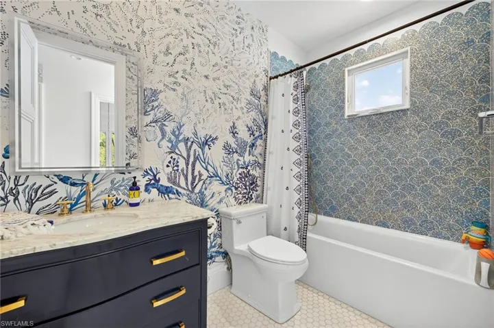 111  Caribbean  RD, Naples, FL 34108