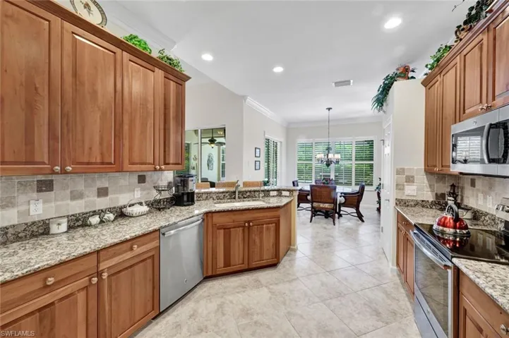16208 Parque Ln, Naples, Florida 34110