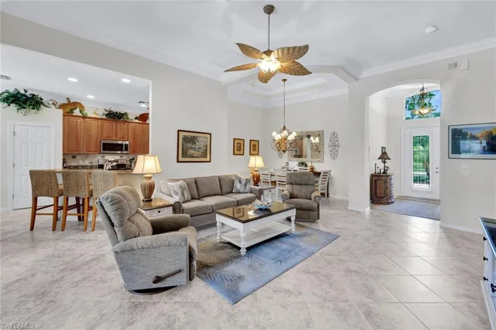 16208 Parque Ln, Naples, Florida 34110