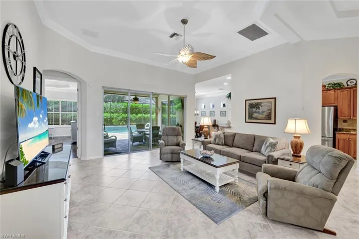16208 Parque Ln, Naples, Florida 34110