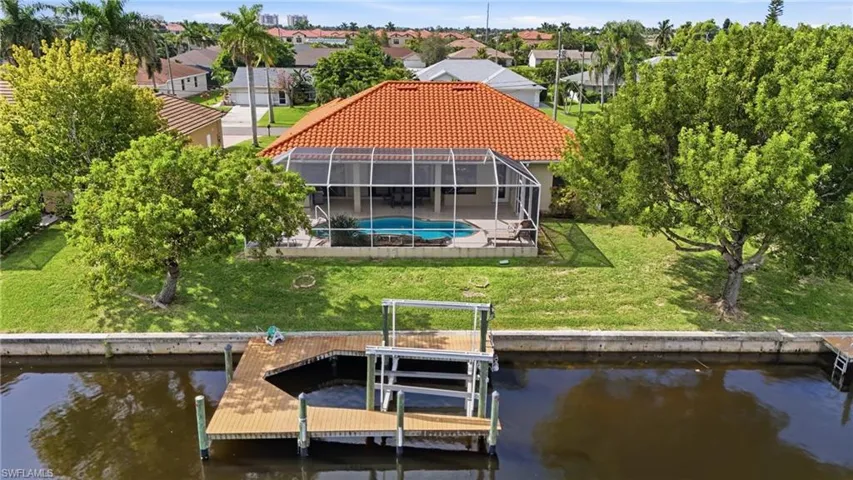 Back of Home / 10K Boat Lift