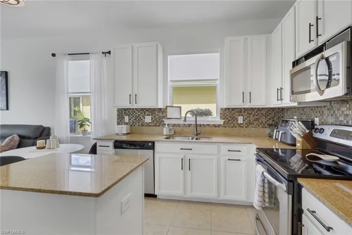 1557 Birdie Dr, Naples, Florida 34120