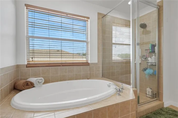 1557 Birdie Dr, Naples, Florida 34120