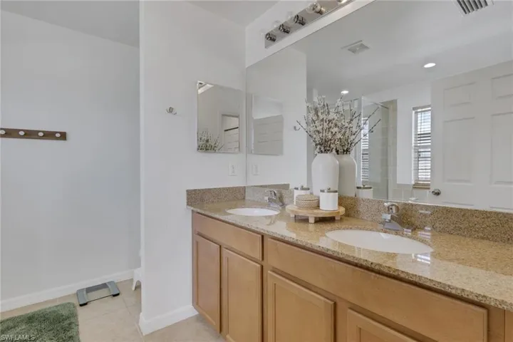 1557 Birdie Dr, Naples, Florida 34120