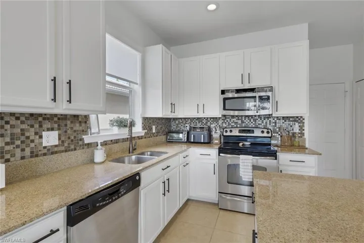 1557 Birdie Dr, Naples, Florida 34120