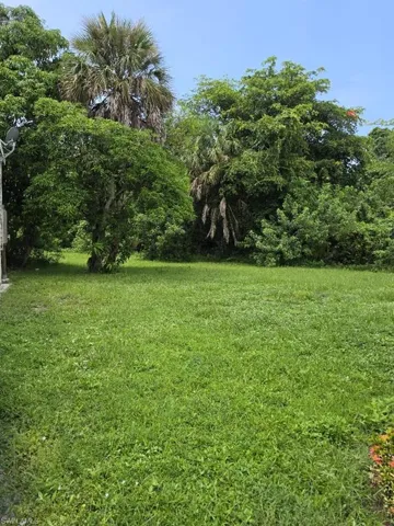 2455 Thomasson Dr B, Naples, Florida 34112