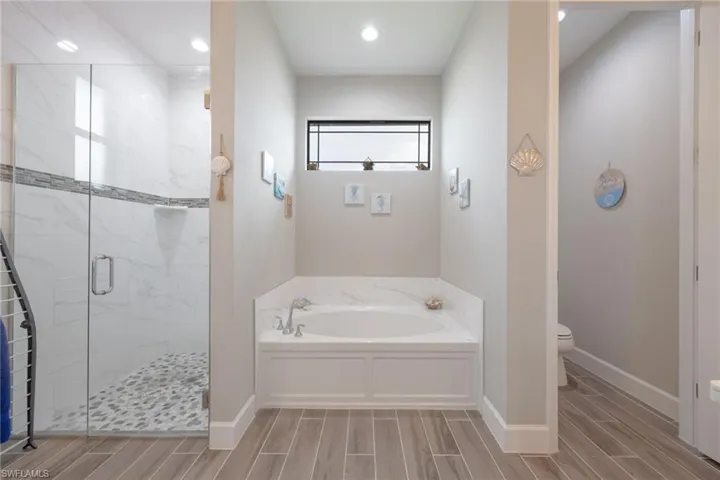 1110 Ne 7th Pl, Cape Coral, Florida 33909