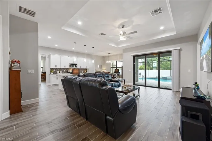 1110 Ne 7th Pl, Cape Coral, Florida 33909