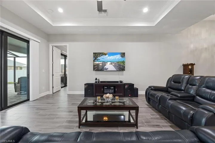 1110 Ne 7th Pl, Cape Coral, Florida 33909