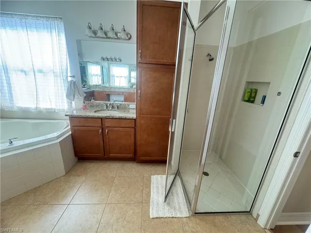 10253 Gulfstone Ct, Fort Myers, Florida 33913