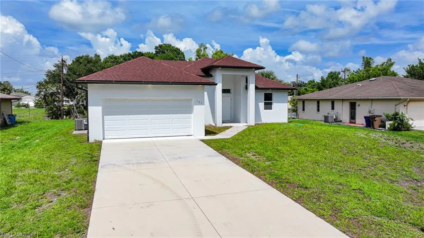 127 Connecticut Rd, Lehigh Acres, Florida 33936