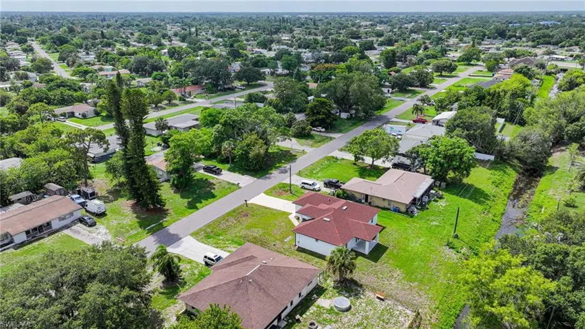 127 Connecticut Rd, Lehigh Acres, Florida 33936
