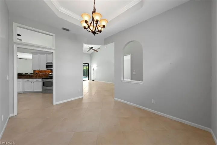 Dining Room to kitchen