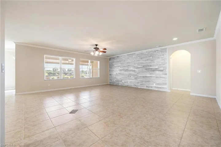 Image has been virtually modified to show alternate wall color; actual wall is blue.