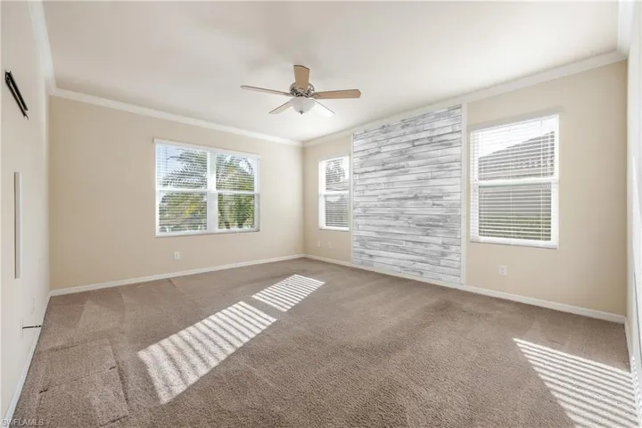 Image has been virtually modified to show alternate wall color; actual wall is blue.
