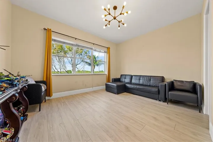 Full En-Suite Upstairs with Waterfront Views
