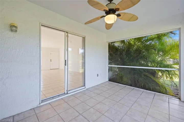 A large screened lanai at 13' x 10'