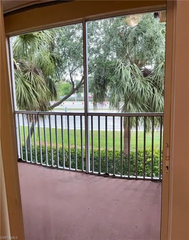 screen area for gentle  breezes and outdoor entertainment